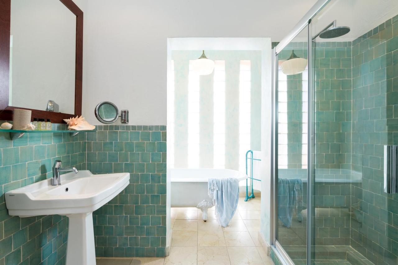 Hotel Punta Sur Tarifa Exteriör bild